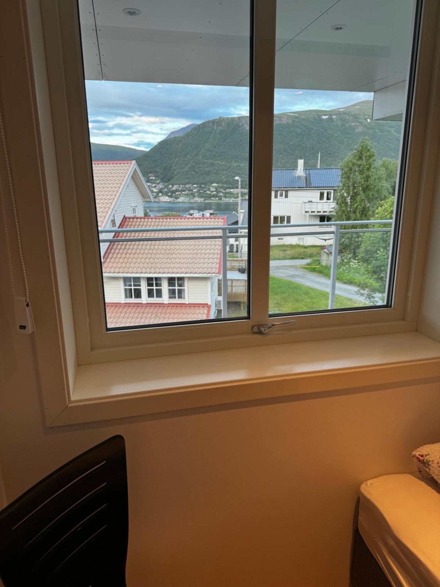 Sentral Leilighet Med Fantastisk Utsikt Tromsø Dış mekan fotoğraf