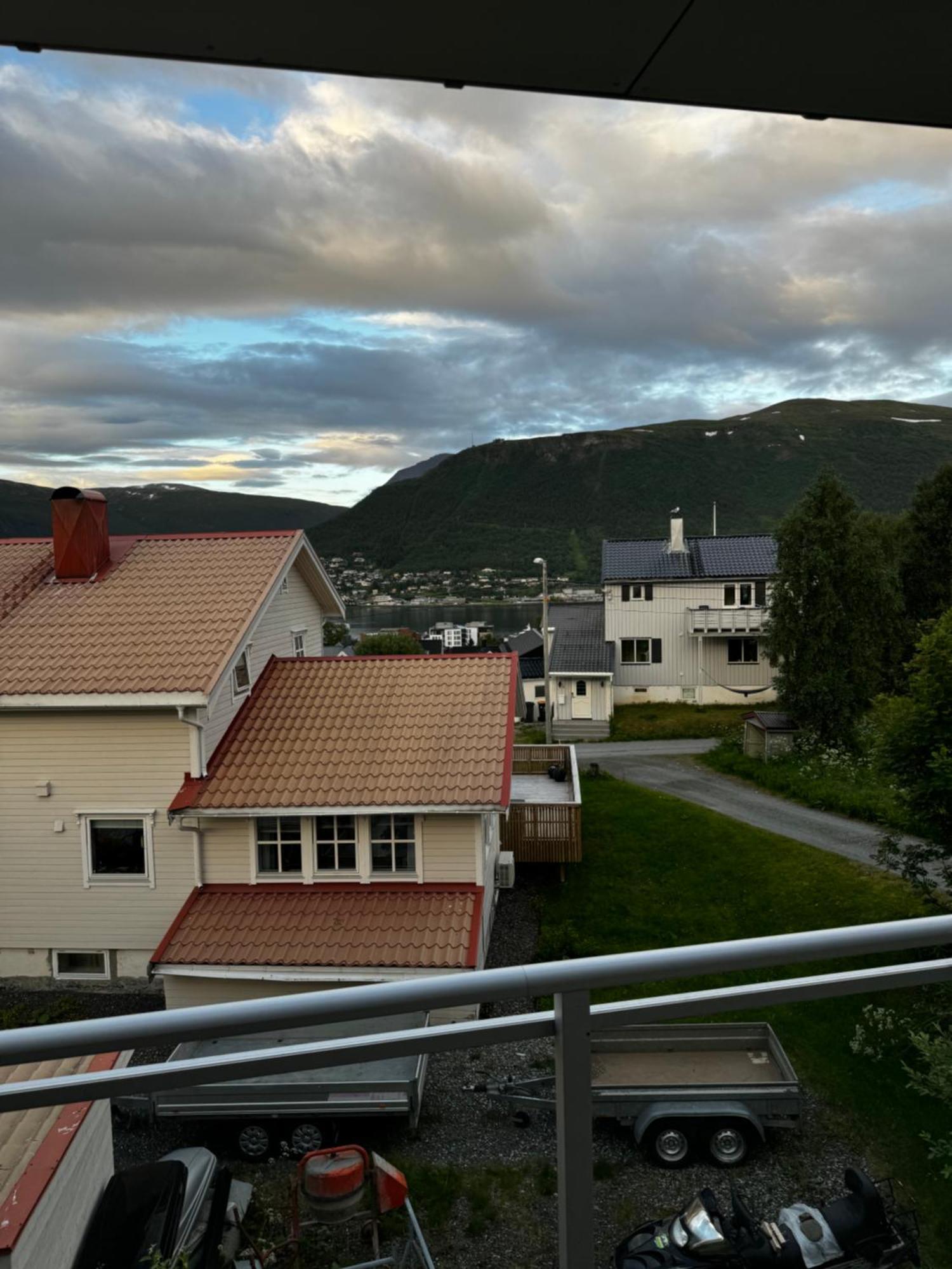 Sentral Leilighet Med Fantastisk Utsikt Tromsø Dış mekan fotoğraf